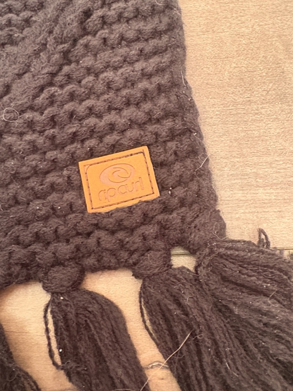 3 Ripcurl Scarfs - Picture 4 of 4